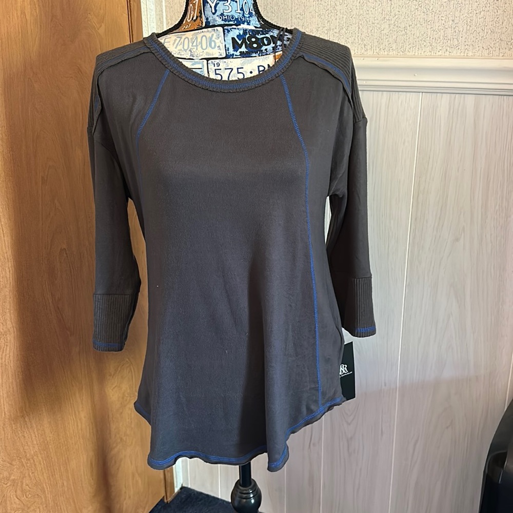Rock & Republic soft jersey w/ 3/4 inch sleeves. Size L. NWT